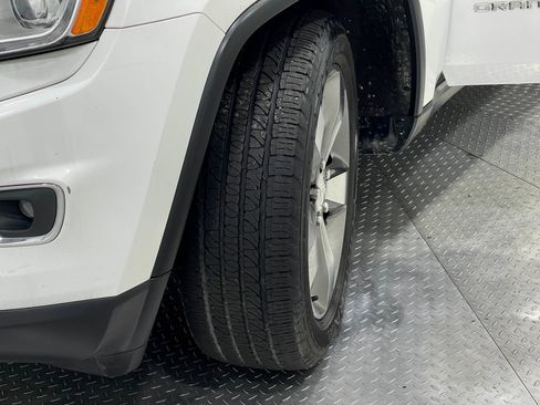 Used 2015 Jeep Grand Cherokee Limited w/ Luxury Group II AWD/4WD image 36