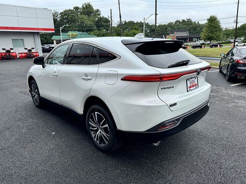 Certified 2023 Toyota Venza LE AWD/4WD image 7