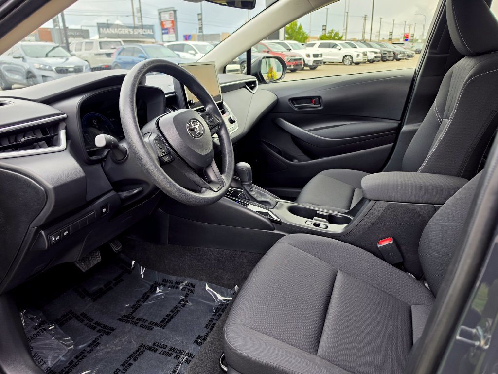 Used 2026 Toyota Corolla LE FWD image 9