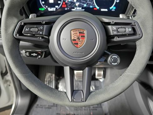 Certified 2025 Porsche Cayenne GTS AWD/4WD image 28