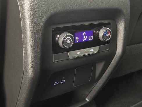 New 2026 Chevrolet Traverse LT w/ Midnight/Sport Edition FWD image 39