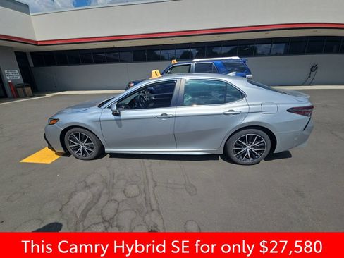 Used 2023 Toyota Camry SE FWD image 5
