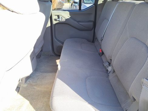 Used 2016 Nissan Frontier SV image 23