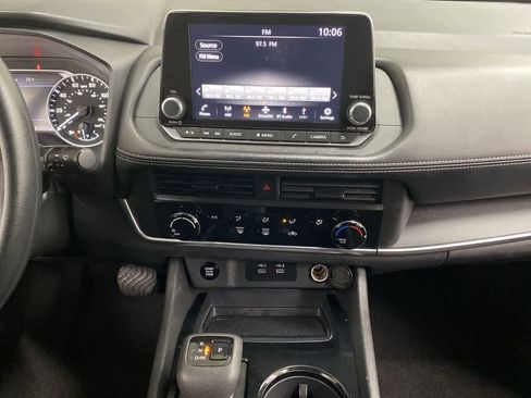 Used 2024 Nissan Rogue S image 24