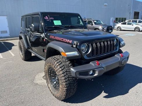 Used 2024 Jeep Wrangler Unlimited Rubicon w/ Convenience Group AWD/4WD image 2