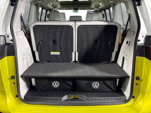 Certified 2025 Volkswagen ID. Buzz Pro S Plus RWD image 21