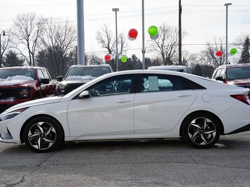 Used 2023 Hyundai Elantra Limited image 4