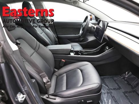 Used 2018 Tesla Model 3 Long Range image 18