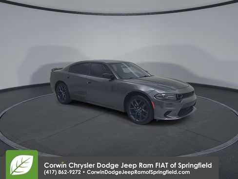 Used 2022 Dodge Charger SXT w/ Blacktop Package RWD image 3