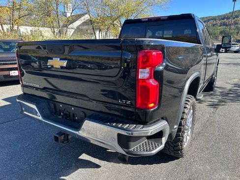 Used 2024 Chevrolet Silverado 3500 LTZ w/ LTZ Plus Package image 5