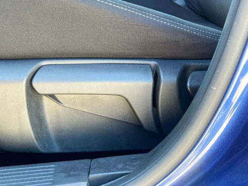 Used 2023 Nissan Rogue S FWD image 19
