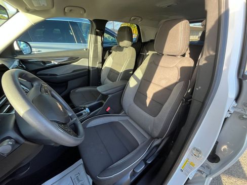 Used 2025 Chevrolet TrailBlazer LT image 35