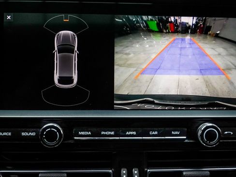 Used 2019 Porsche Macan image 25