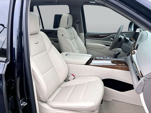 Used 2024 Cadillac Escalade Sport Platinum w/ LPO, ONYX Package AWD/4WD image 16