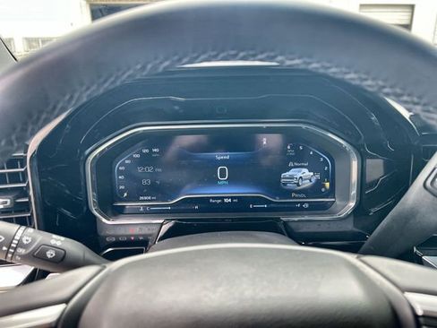 Used 2024 Chevrolet Silverado 1500 LT image 12