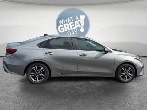 Certified 2023 Kia Forte LXS image 2