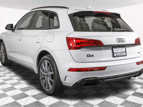 Used 2024 Audi Q5 e Premium Plus w/ Premium Plus Package image 18