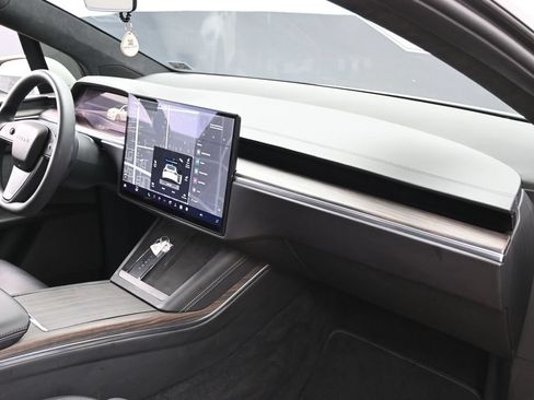 Used 2024 Tesla Model X AWD/4WD image 37