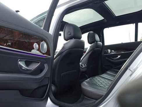 Used 2017 Mercedes-Benz E 400 4MATIC Wagon image 46