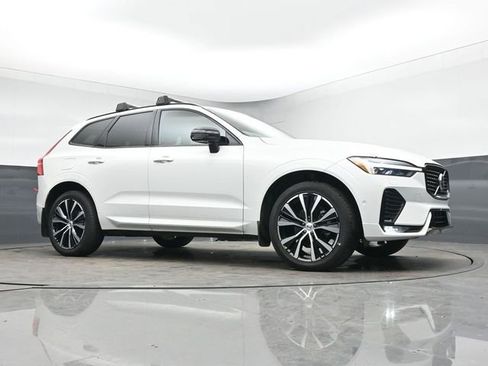 Used 2024 Volvo XC60 B5 Plus w/ Climate Package image 9