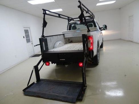 Used 2018 Ford F250 XL w/ Power Equipment Group RWD image 13