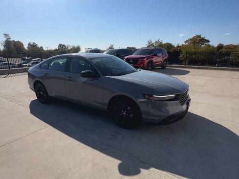 New 2025 Honda Accord SE image 2