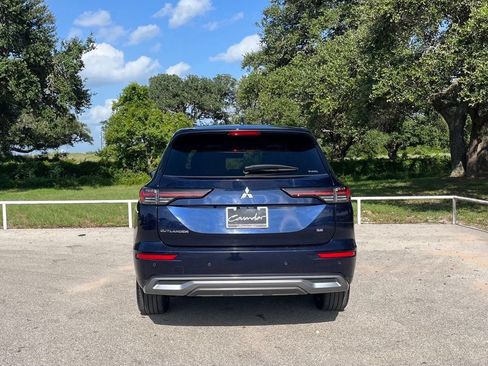 Used 2025 Mitsubishi Outlander SE AWD/4WD image 6