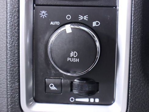 Used 2017 RAM 2500 SLT w/ Luxury Group AWD/4WD image 10