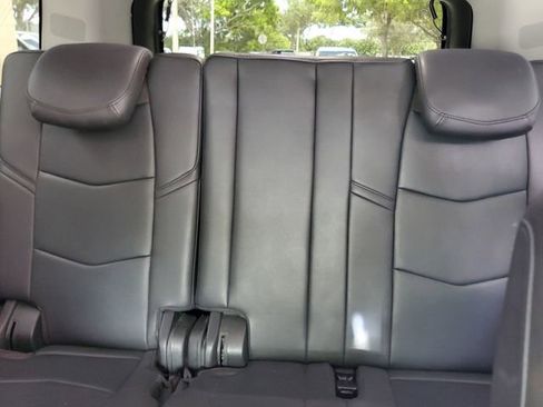 Used 2020 Cadillac Escalade ESV Premium Luxury RWD image 12