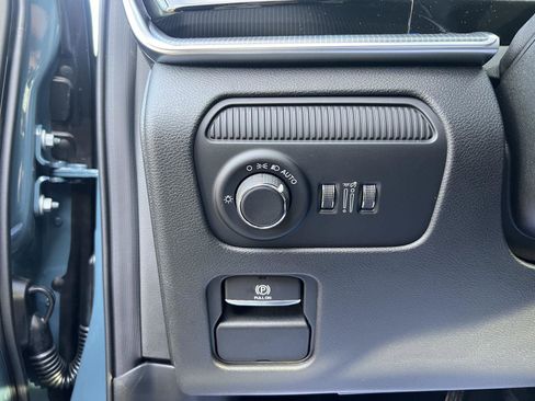 New 2026 Jeep Grand Wagoneer Summit image 15