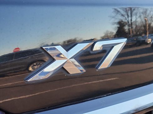 Used 2023 BMW X7 xDrive40i w/ Executive Package image 29