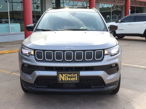 Used 2022 Jeep Compass Latitude w/ Sun and Sound Group image 3