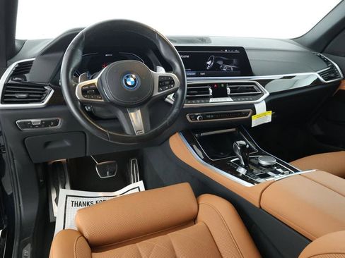 Used 2023 BMW X5 xDrive45e w/ M Sport Package image 11