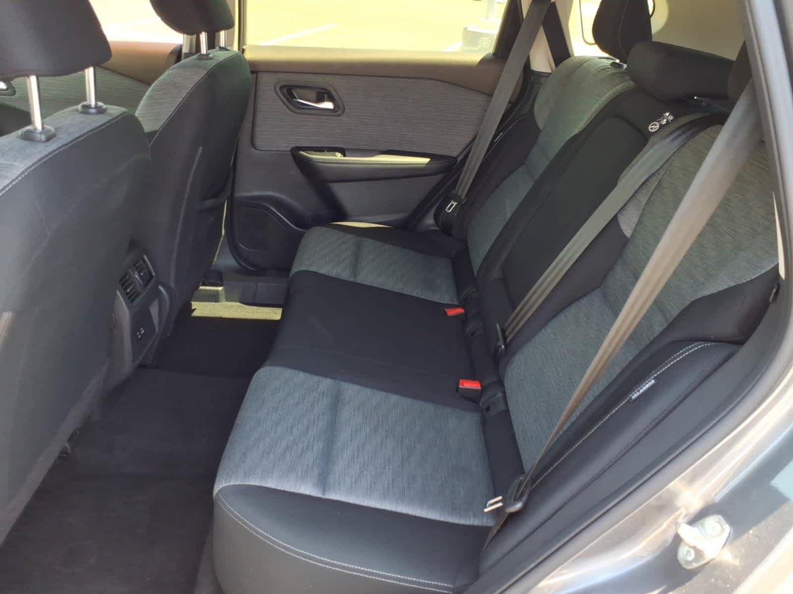 Used 2023 Nissan Rogue SV FWD image 26