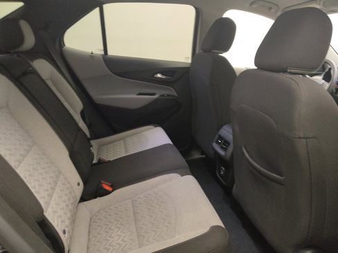 Used 2022 Chevrolet Equinox LS w/ LS Convenience Package FWD image 19