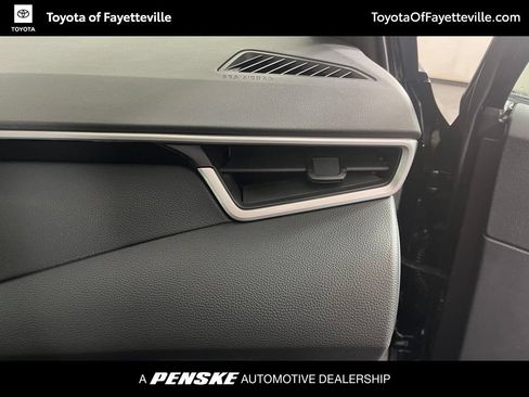 Used 2026 Toyota Corolla SE FWD image 9