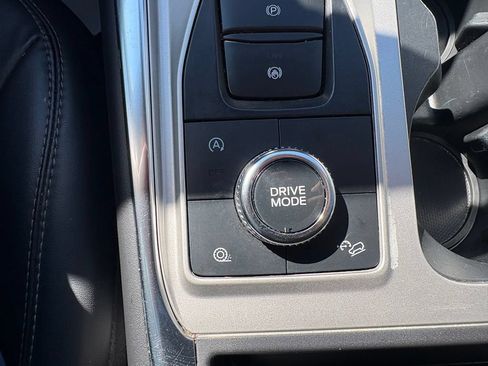 Used 2023 Ford Explorer XLT w/ Equipment Group 202A AWD/4WD image 26