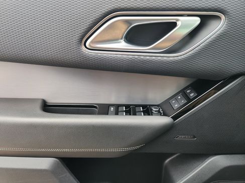 Certified 2021 Land Rover Range Rover Velar R-Dynamic S image 25