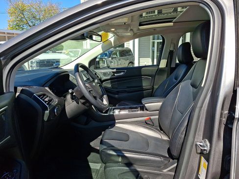 Used 2022 Ford Edge Titanium AWD/4WD image 14