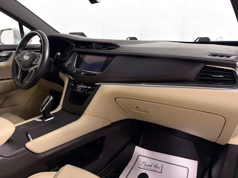 Used 2017 Cadillac XT5 FWD image 31