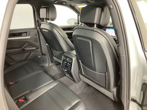 Certified 2024 Porsche Cayenne S image 20
