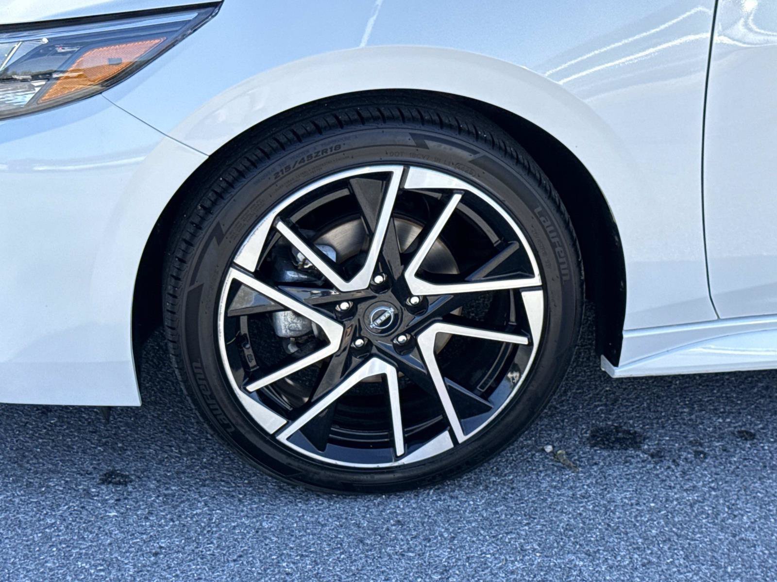 Used 2025 Nissan Sentra SR FWD image 7