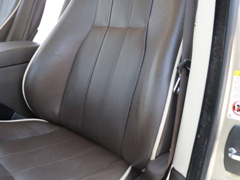 Used 2010 Land Rover Range Rover HSE LUX AWD/4WD image 29