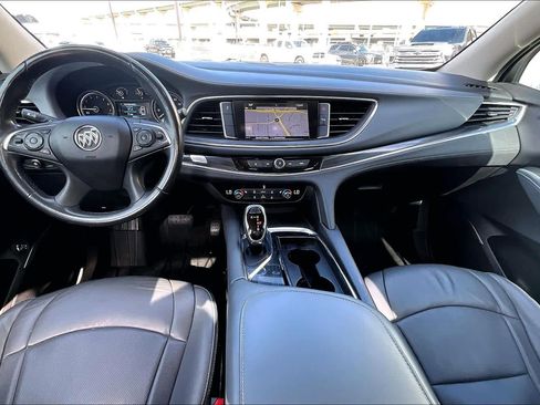 Used 2018 Buick Enclave Essence image 13