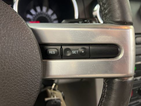 Used 2005 Ford Mustang GT Premium image 19