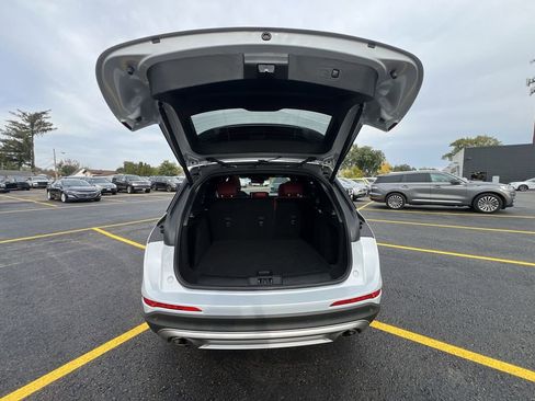 Used 2025 Lincoln Corsair Reserve w/ Rear Removable Package Tray FWD image 27
