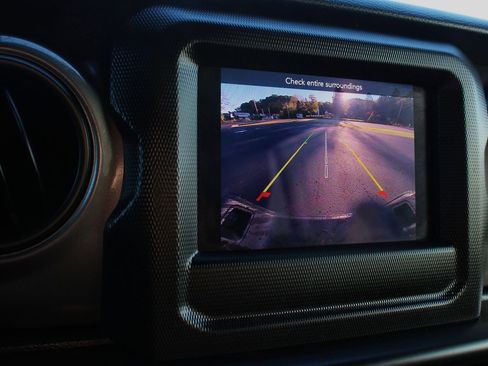 Used 2022 Jeep Gladiator Sport image 31