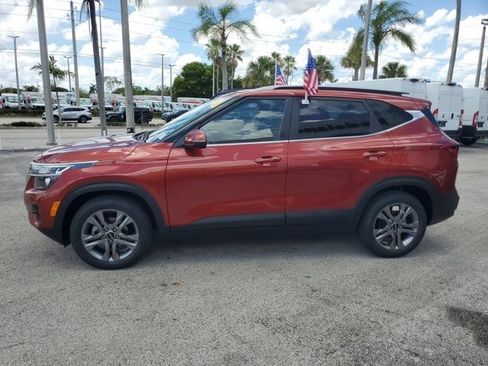 Used 2023 Kia Seltos S FWD image 4
