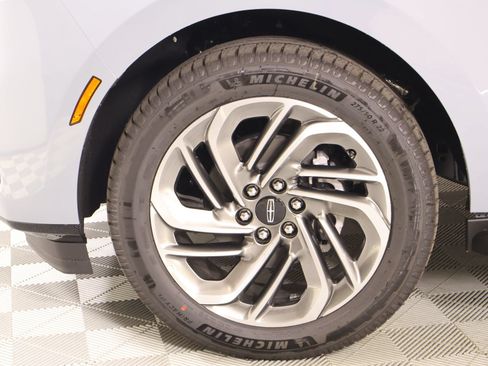 New 2027 Lincoln Navigator Premiere AWD/4WD image 19