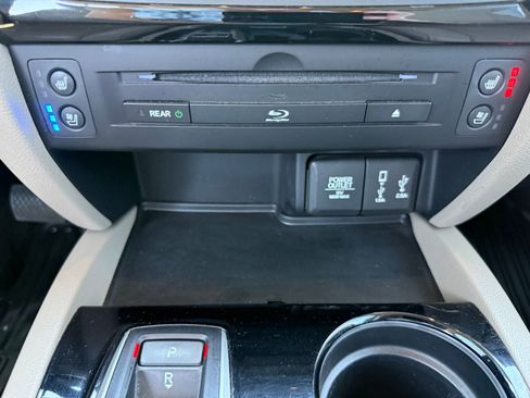 Used 2017 Honda Pilot Elite image 28